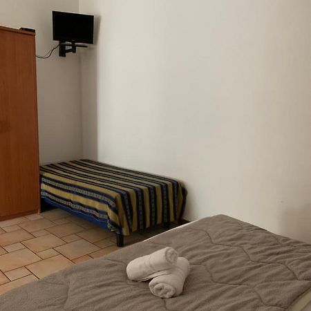 Hotel Lory Ficarolo Экстерьер фото