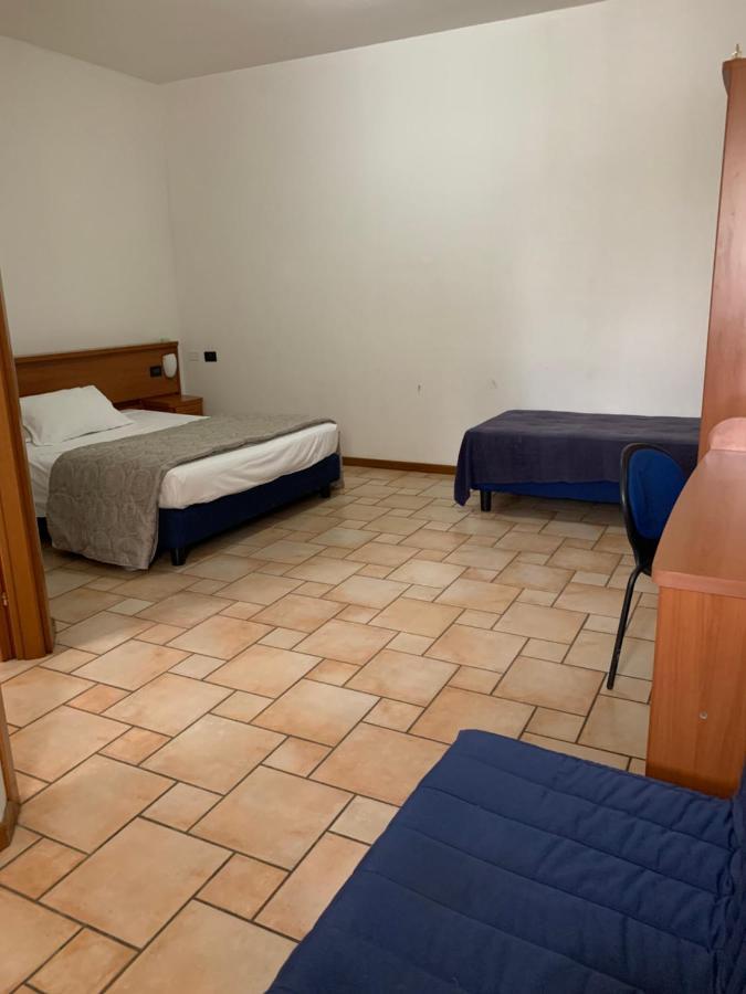 Hotel Lory Ficarolo Экстерьер фото