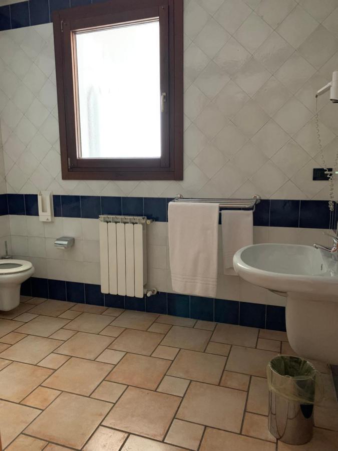 Hotel Lory Ficarolo Экстерьер фото