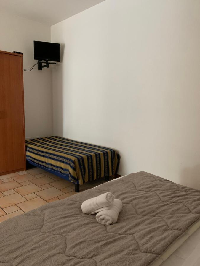 Hotel Lory Ficarolo Экстерьер фото